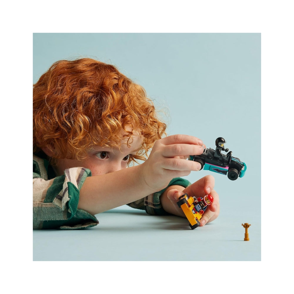 LEGO City Go-Kart e Piloti, Modellini da Costruire di Mini Go Kart da Corsa con 2 Minifigure di Piloti, Veicoli Giocattolo per Bambini e Bambine da 5 Anni in su, Regalo Divertente 60400