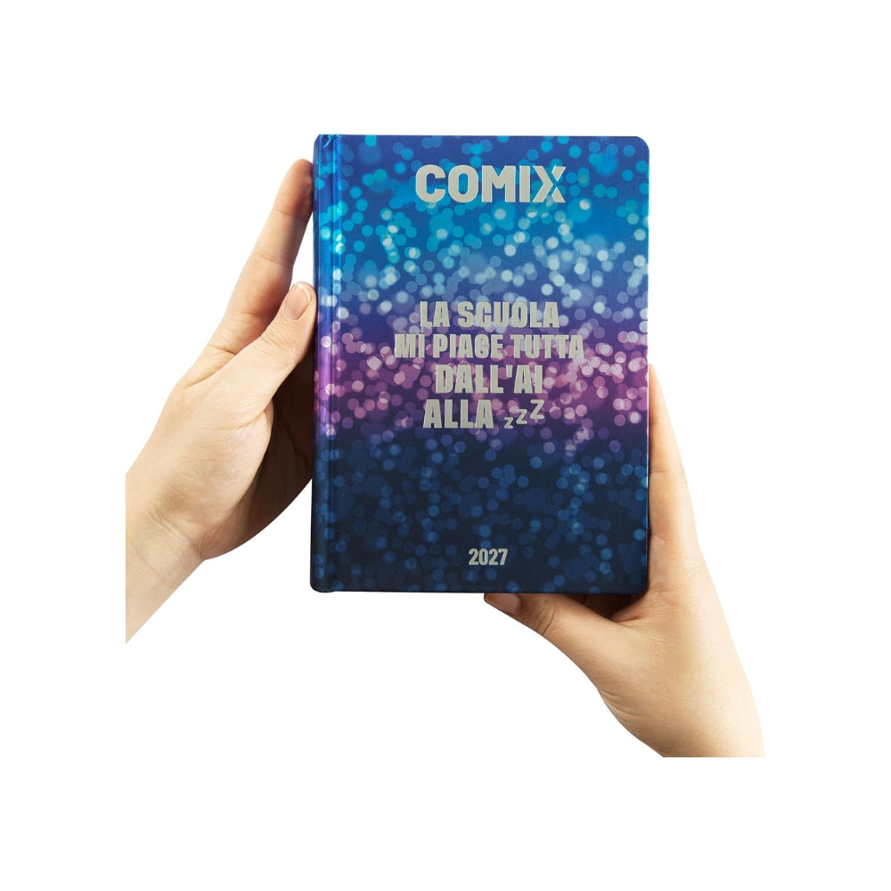 COMIX - Agenda 2027 Giornaliera 16 Mesi, Diario per Scuole Medie e Superiori, con Copertina Rigida